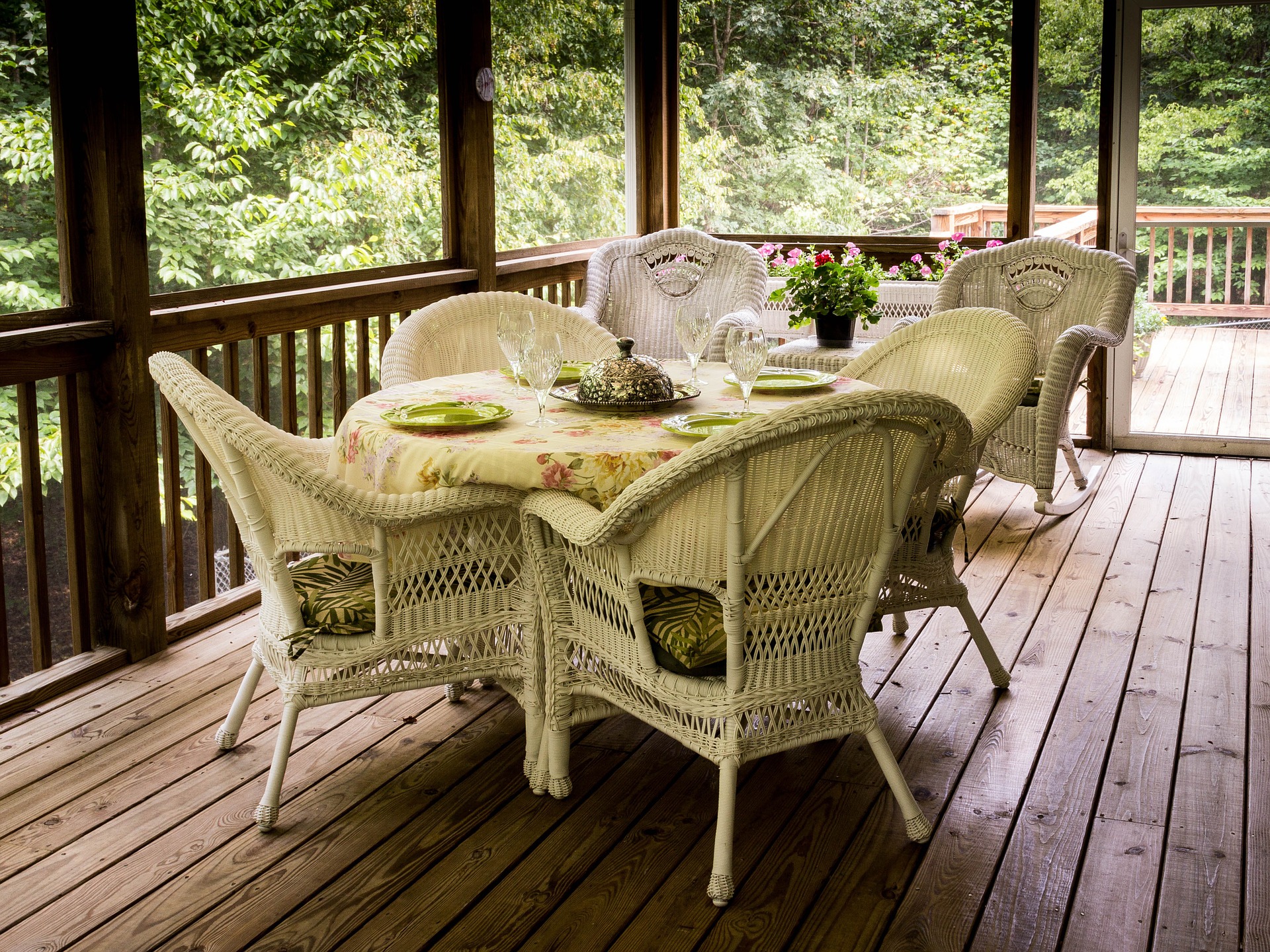 Benefits of Building a Wooden Deck