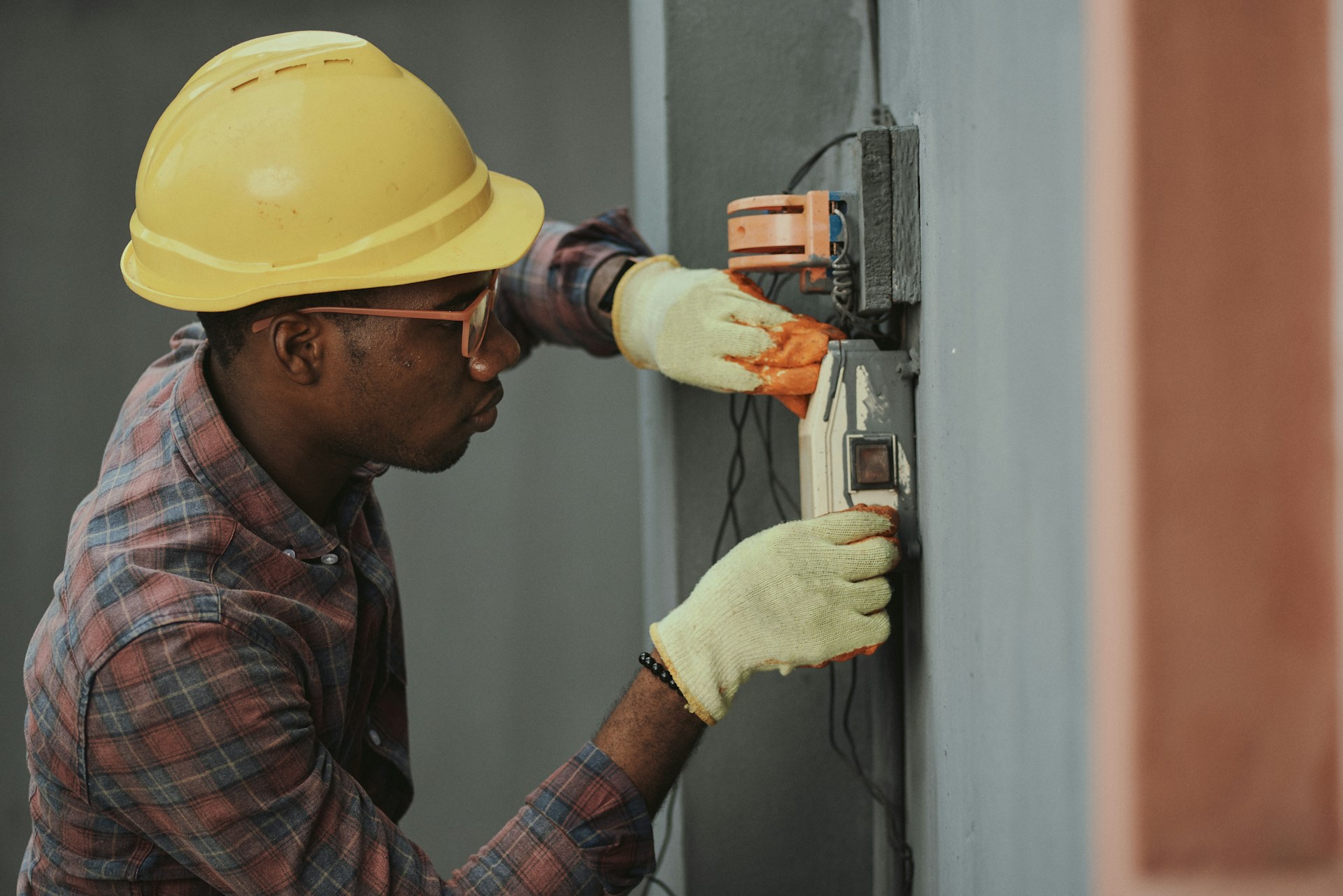 Wiring Mistakes New Homeowners Must Avoid at All Costs
